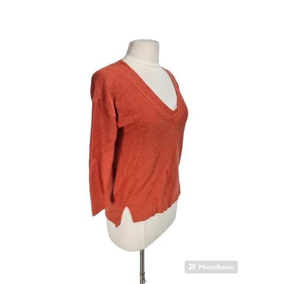 WHITE HOUSE BLACK MARKET Womens V-Neck Sweater Size S Burnt Orange Long SLV 155P - Picture 2 of 5